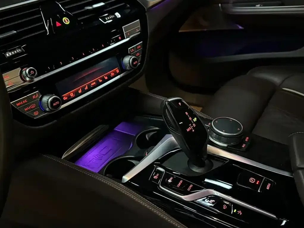 BMW 6 Series GT 2022 из CN, фото 8