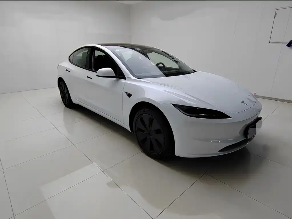 Tesla Model 3 — фото 9
