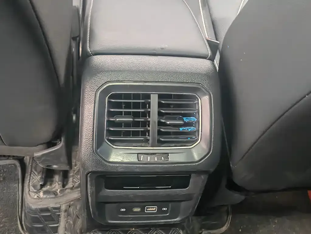 Volkswagen Tiguan L 2023 из CN, фото 6