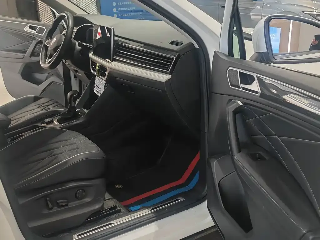 Volkswagen Tiguan L 2023 из CN, фото 5