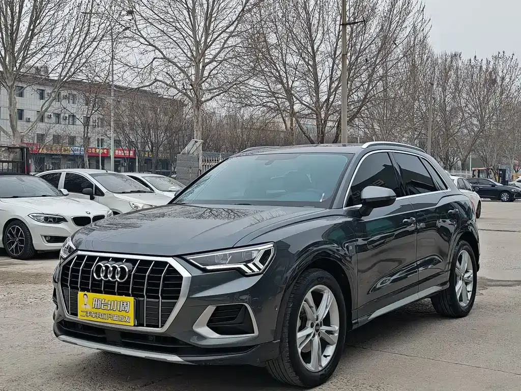 Audi Q3 — фото 1