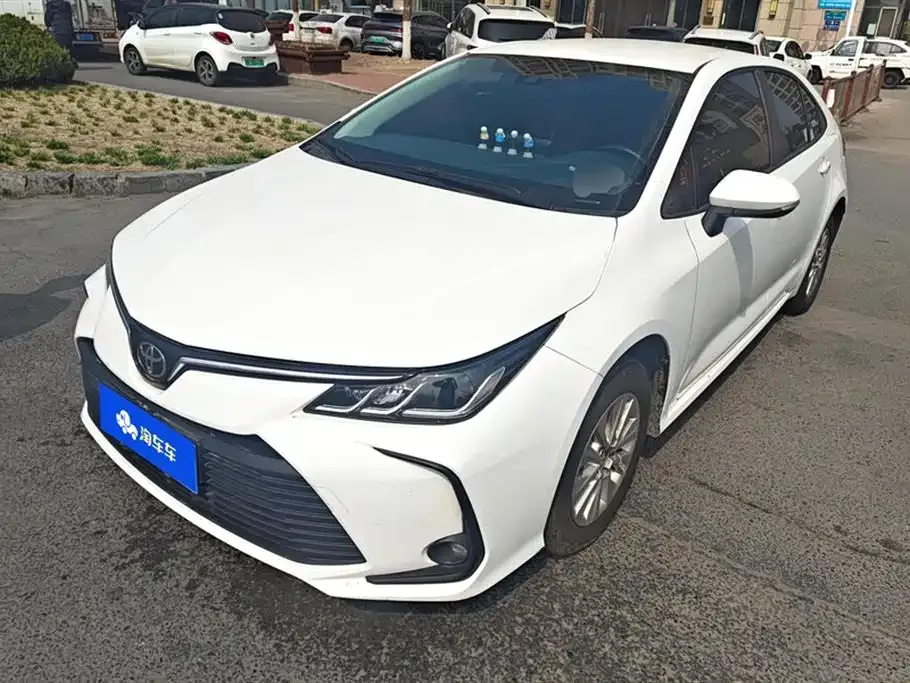 Toyota Corolla — фото 1