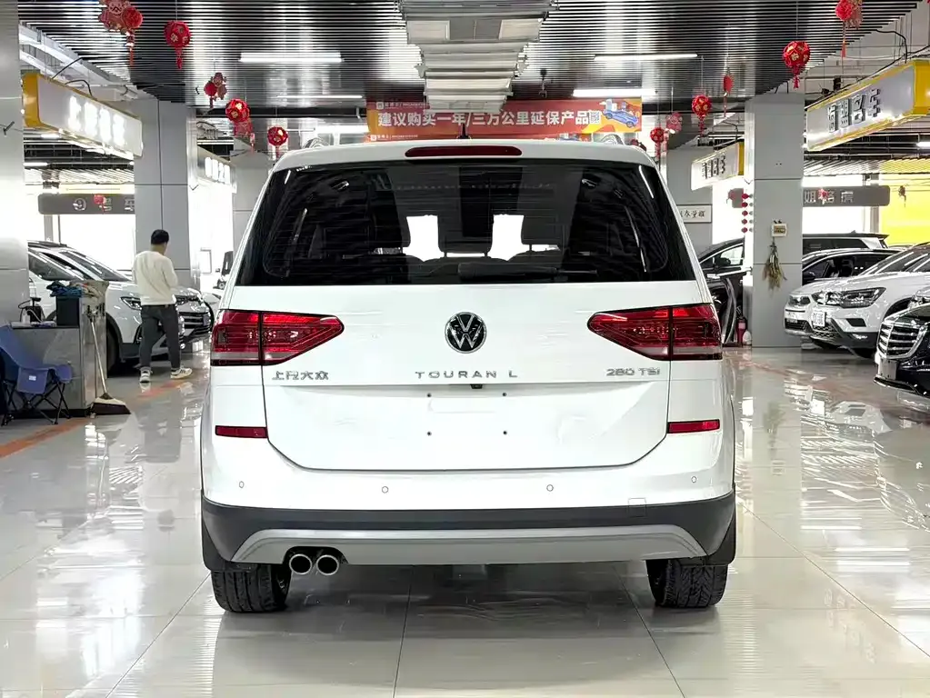 Volkswagen Touran 2022 из CN, фото 4
