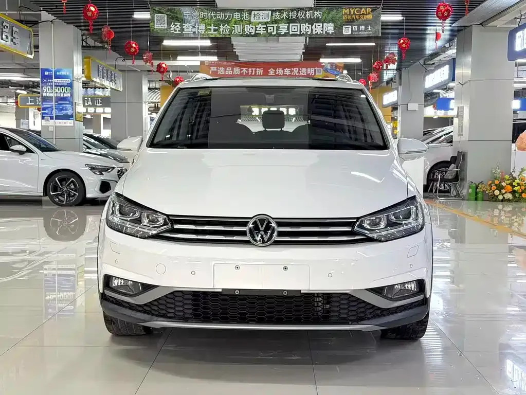 Volkswagen Touran 2022 из CN, фото 6