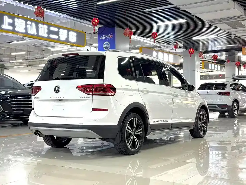 Volkswagen Touran 2022 из CN, фото 9