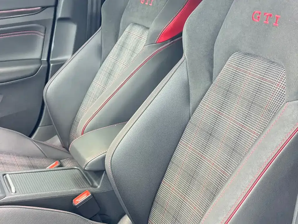 Volkswagen Golf GTI 2021 из CN, фото 5