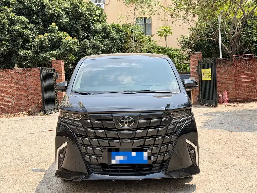 Toyota Alphard 2024 из CN, фото 1