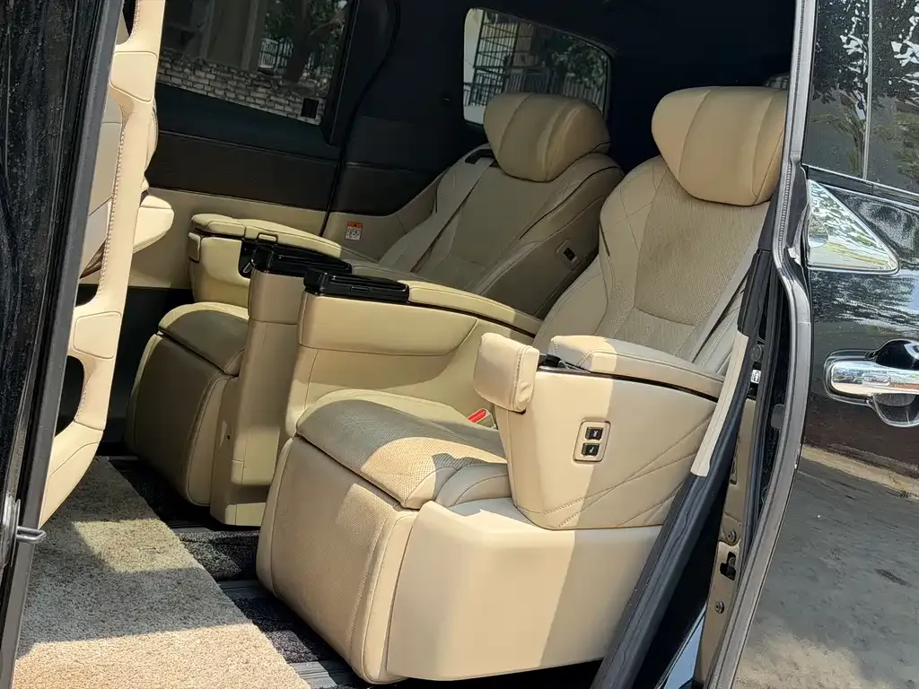 Toyota Alphard 2024 из CN, фото 6