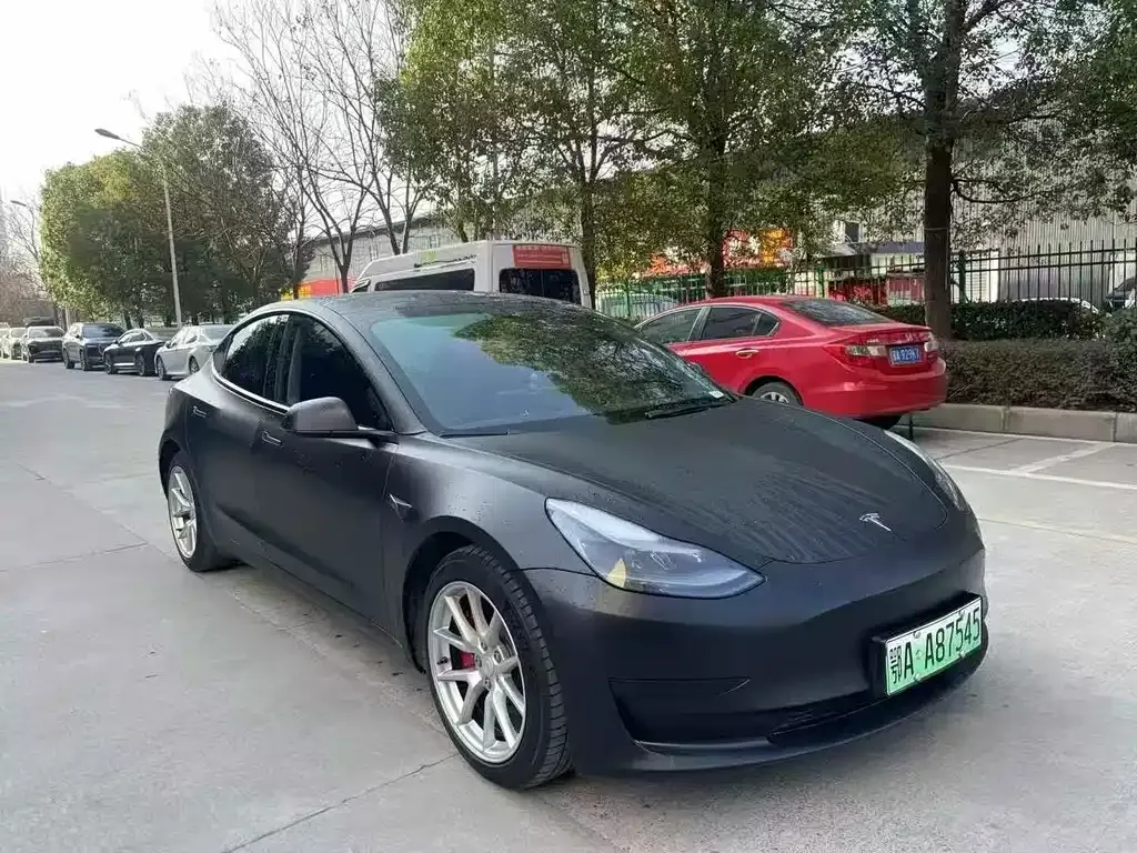 Tesla Model 3 — фото 3