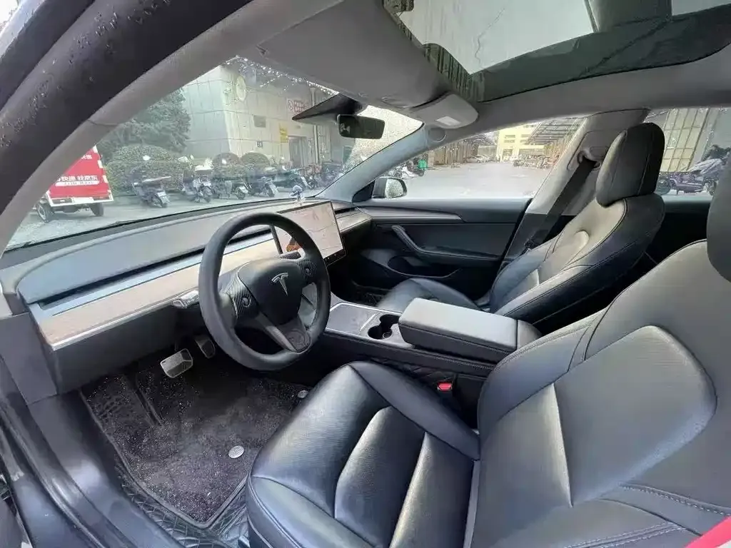 Tesla Model 3 — фото 2