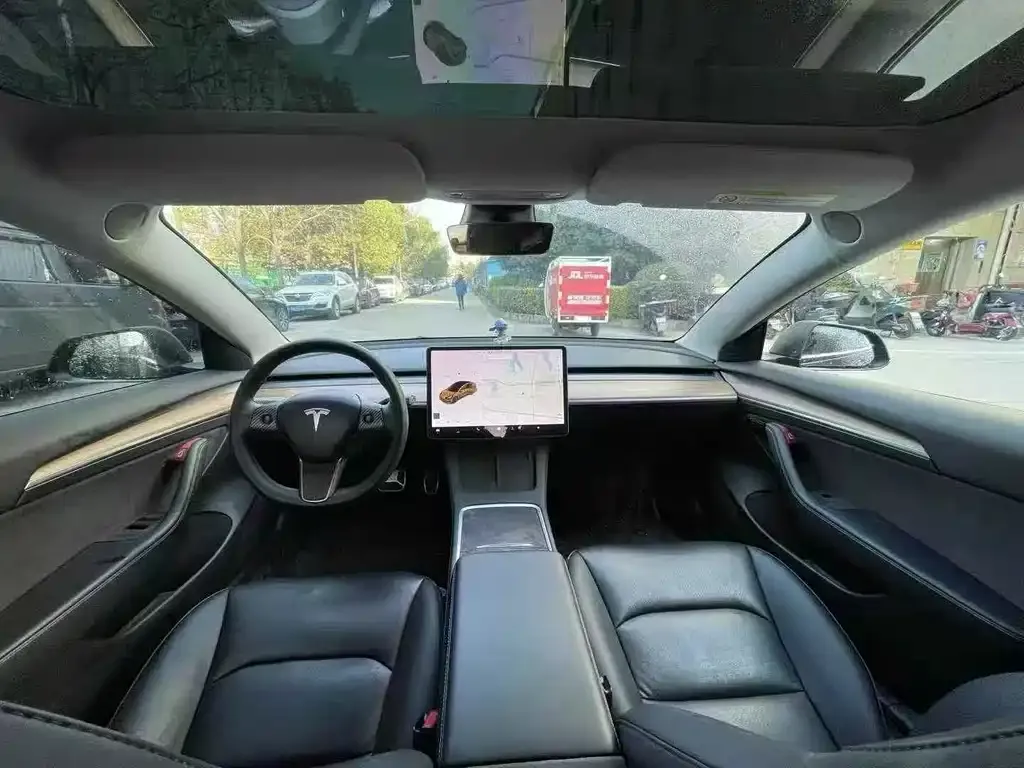 Tesla Model 3 — фото 6