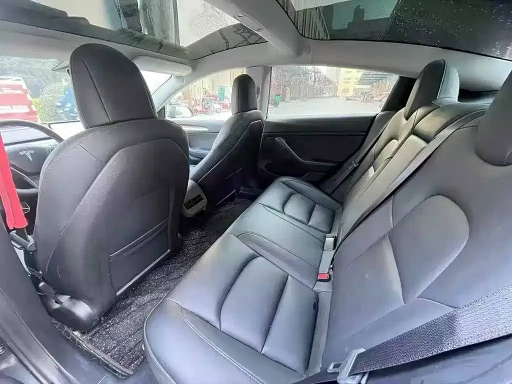 Tesla Model 3 — фото 4