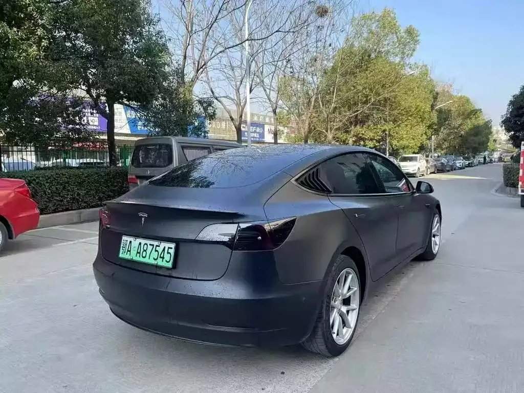 Tesla Model 3 — фото 7