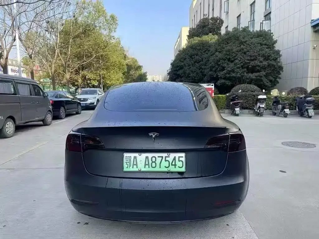 Tesla Model 3 — фото 8