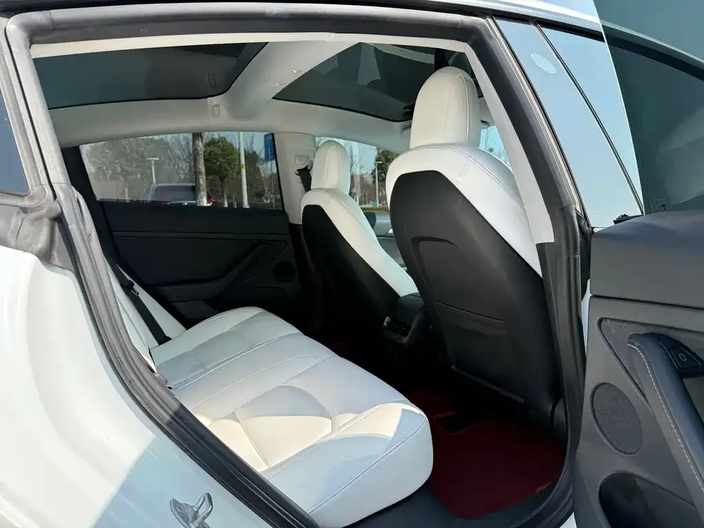 Tesla Model 3 — фото 6