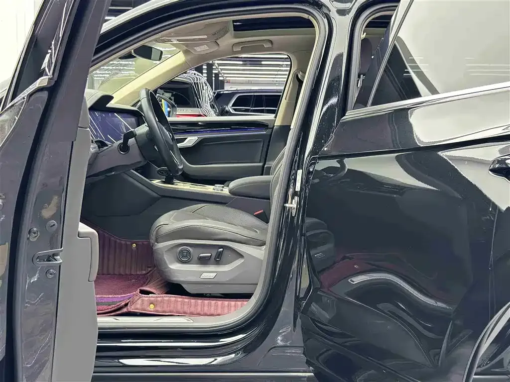 Volkswagen Touareg 2023 из CN, фото 3