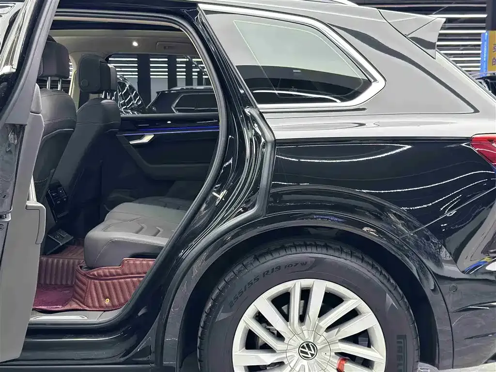 Volkswagen Touareg 2023 из CN, фото 5