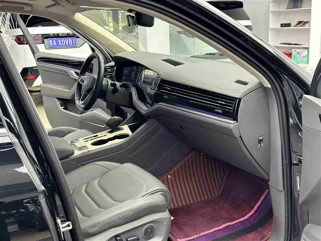 Volkswagen Touareg 2023 из CN, фото 9