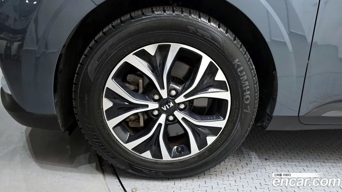Kia Carnival — фото 10