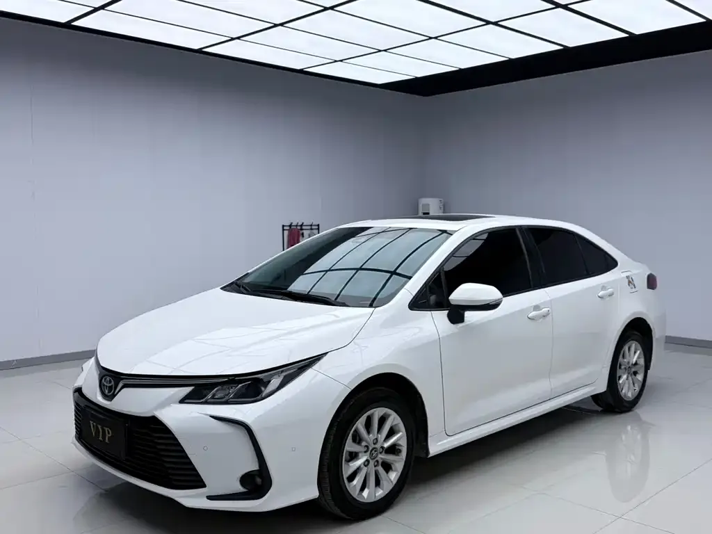 Toyota Corolla — фото 1