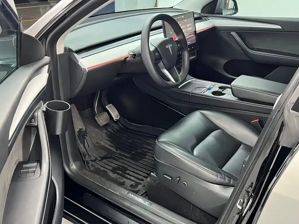 Tesla Model Y — фото 3