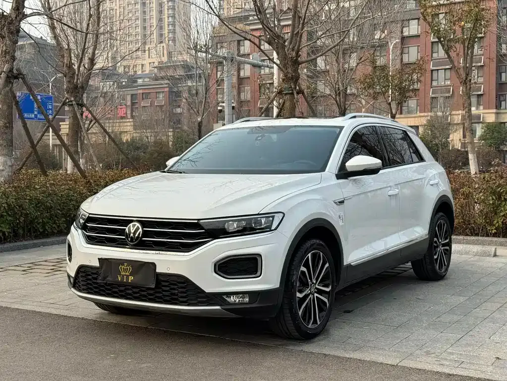Volkswagen T-Roc — фото 1