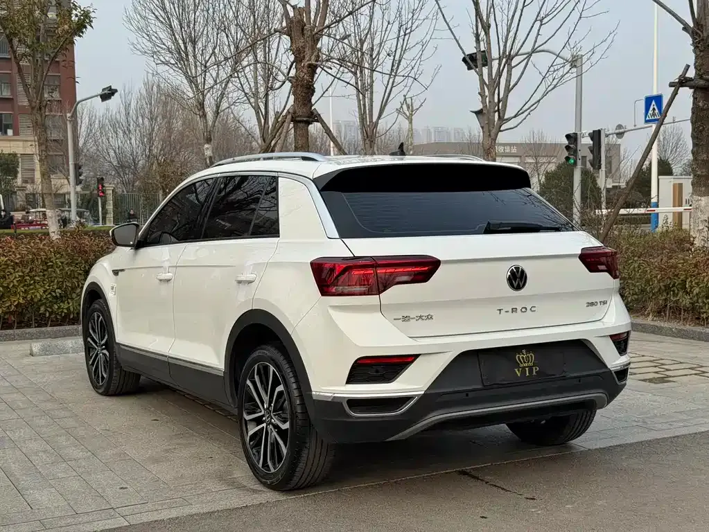 Volkswagen T-Roc — фото 2