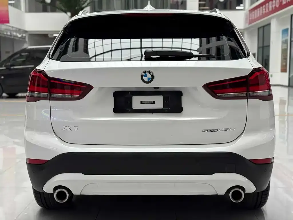 BMW X1 — фото 2