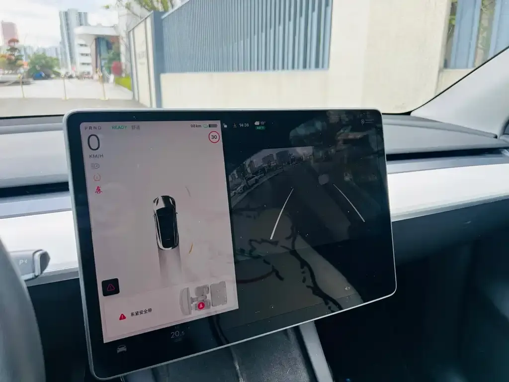 Tesla Model Y — фото 3
