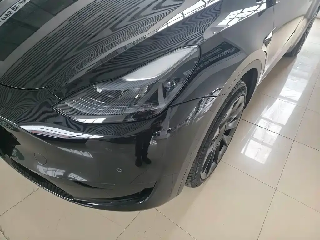 Tesla Model Y — фото 5