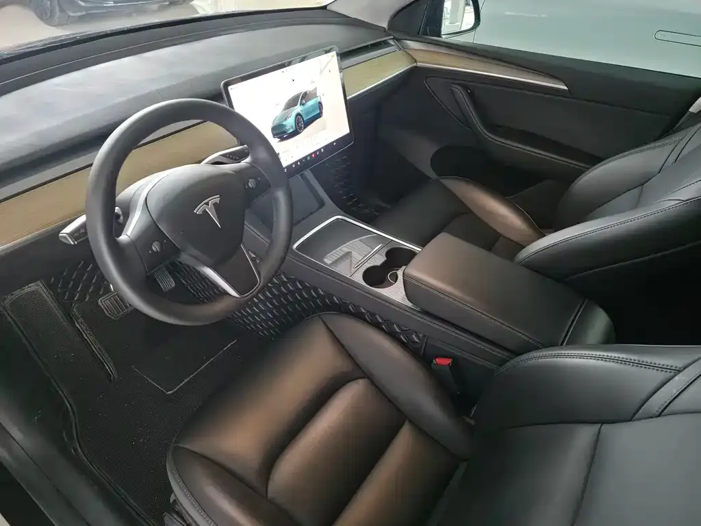 Tesla Model Y — фото 4