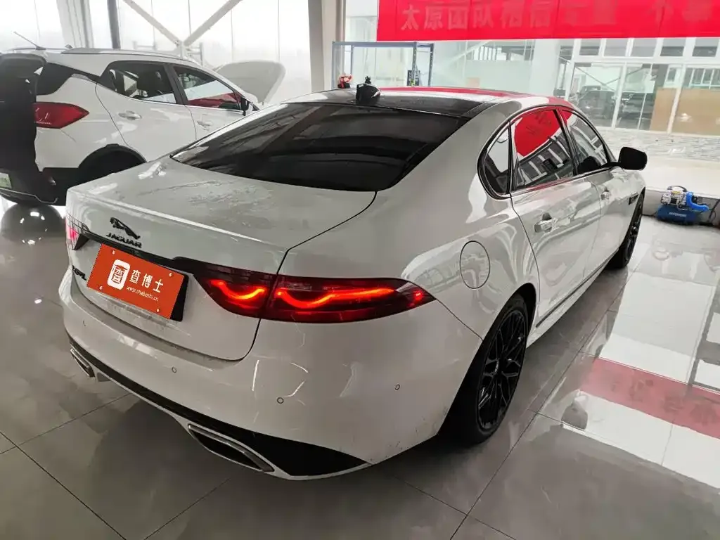 Jaguar XFL 2022 из CN, фото 7
