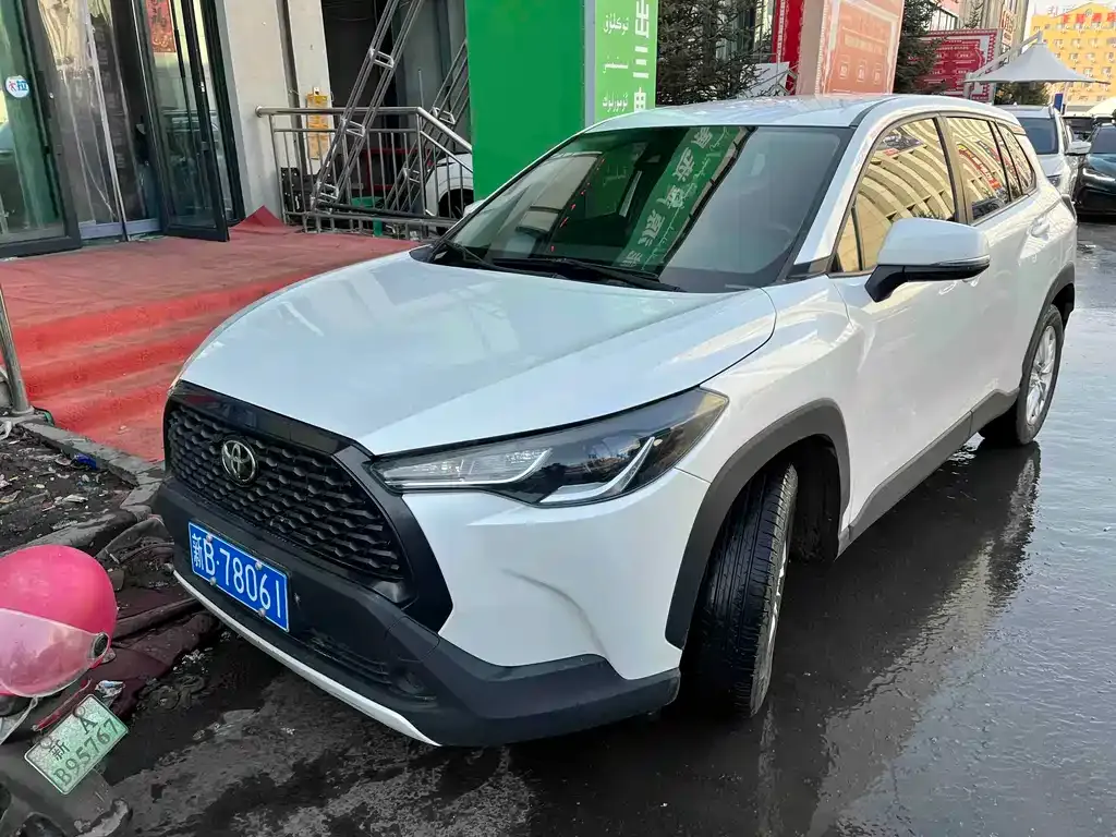 Toyota Corolla Cross 2023 из CN, фото 1
