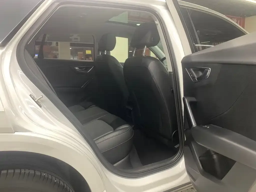 Audi Q2L 2021 из CN, фото 2