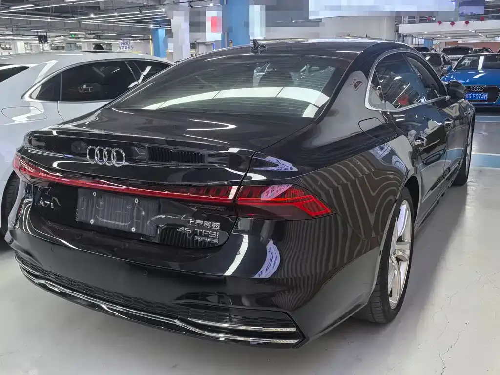 Audi A7L — фото 6