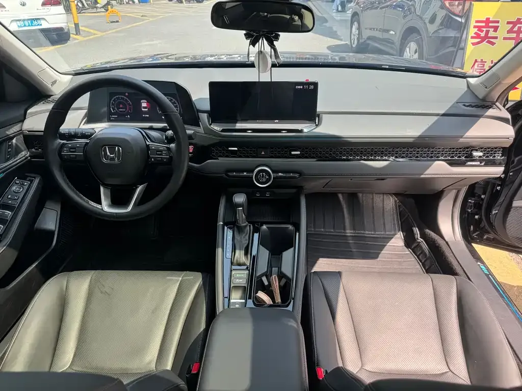 Honda Accord — фото 10