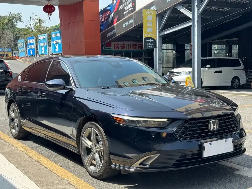 Honda Accord — фото 9