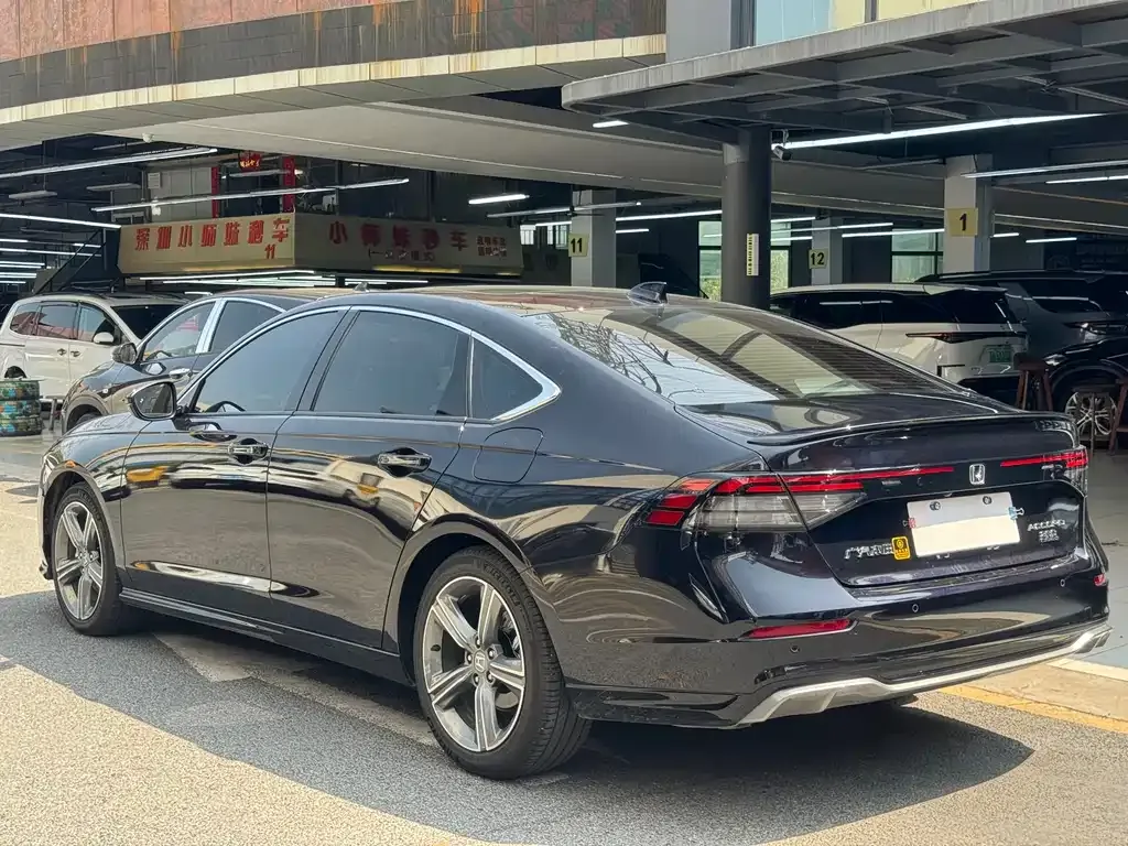 Honda Accord — фото 7