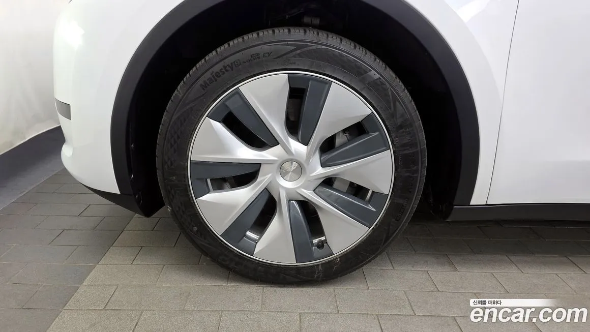 Tesla Model Y 2023 из KR, фото 9