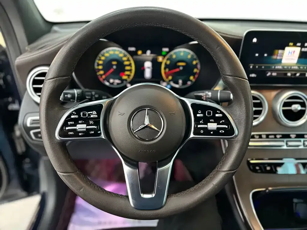 Mercedes-Benz GLC — фото 9