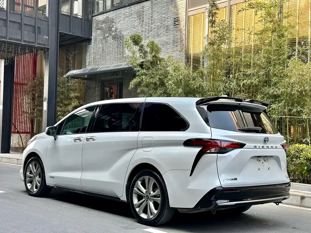 Toyota Sienna 2023 из CN, фото 10