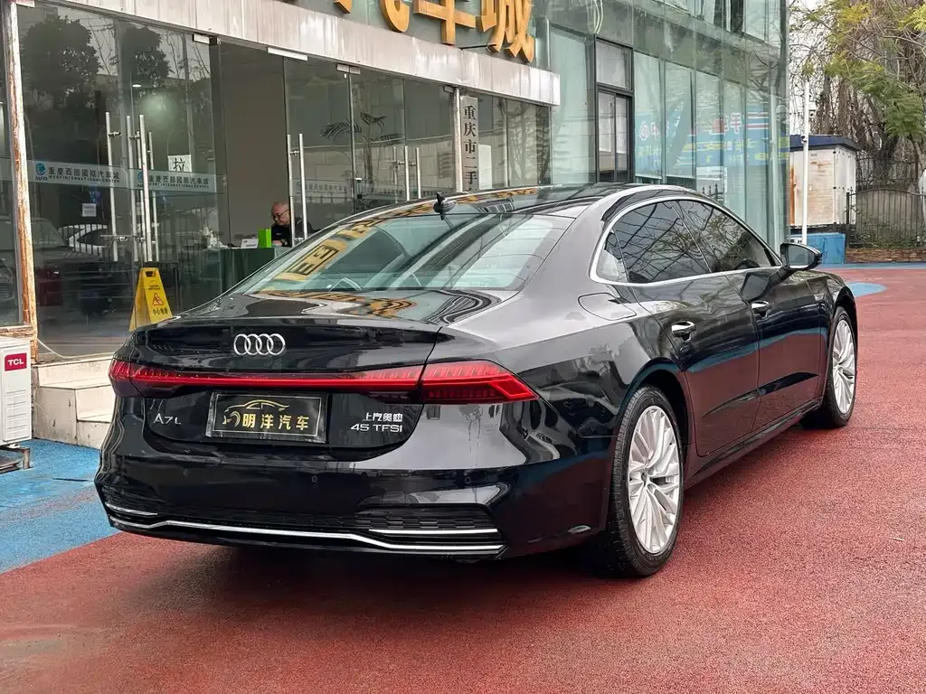 Audi A7L — фото 8