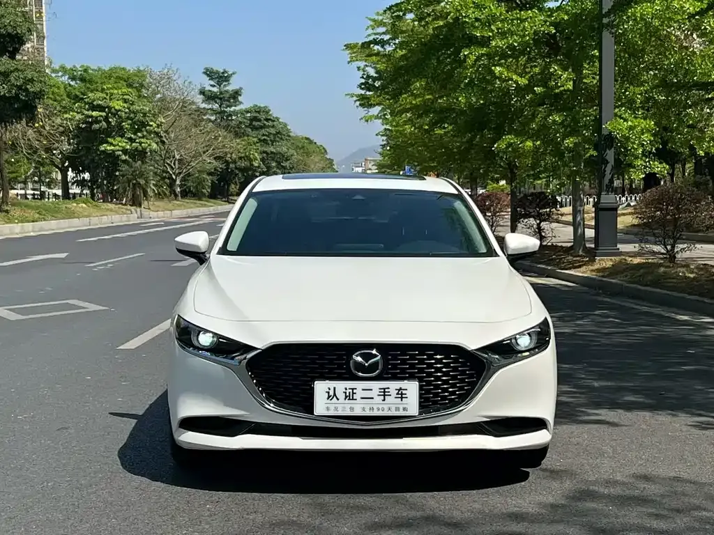 Mazda 3 Axela 2023 из CN, фото 8