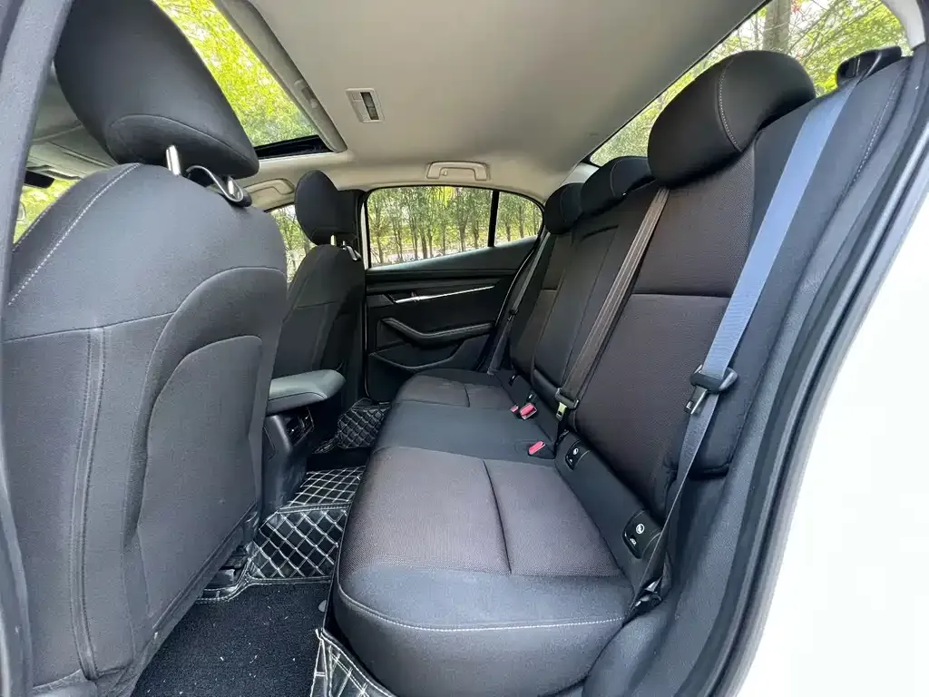 Mazda 3 Axela 2023 из CN, фото 6
