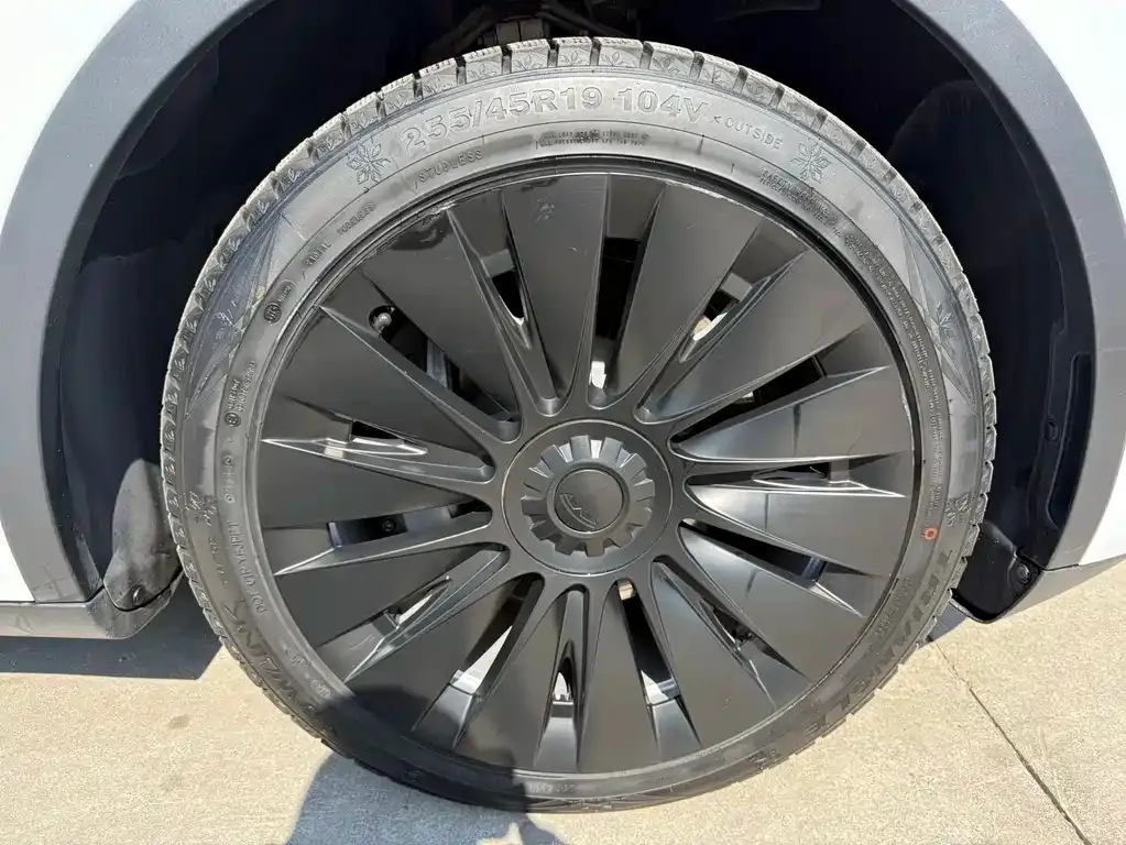 Tesla Model Y 2023 из CN, фото 9