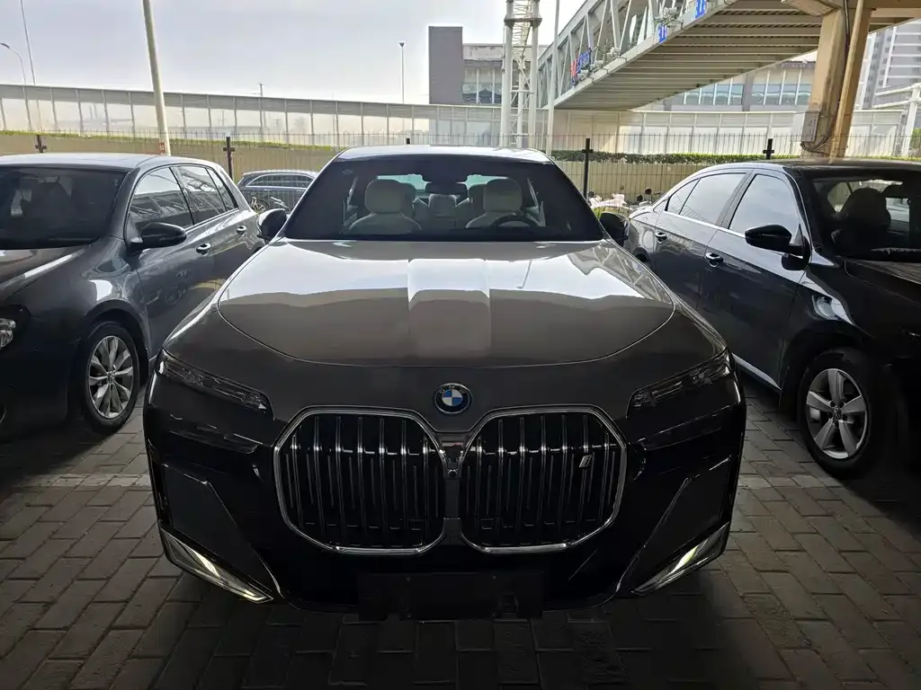 BMW i7 2024 из CN, фото 6