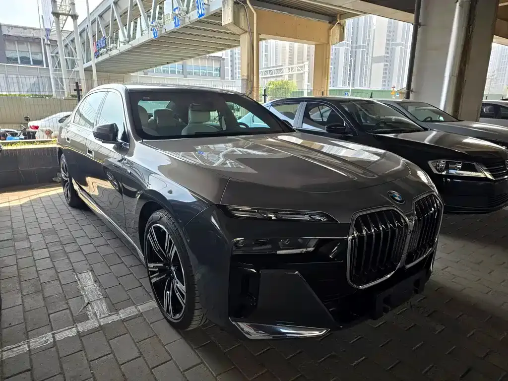 BMW i7 2024 из CN, фото 9