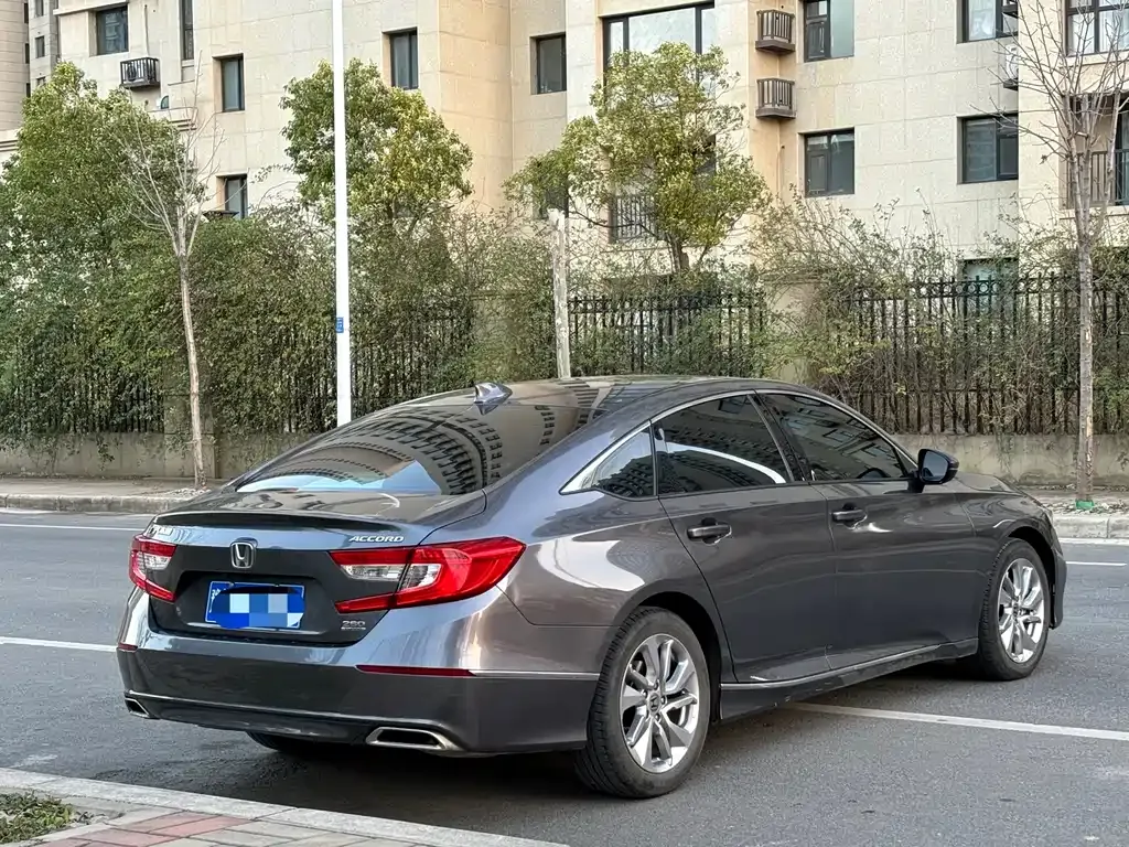 Honda Accord — фото 5