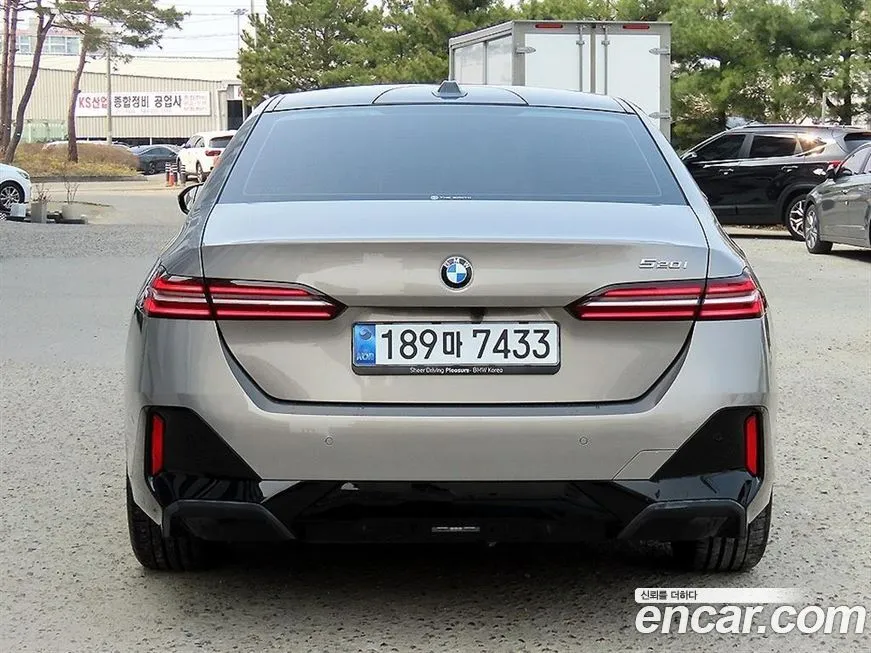 BMW 5-Series 2025 из KR, фото 4