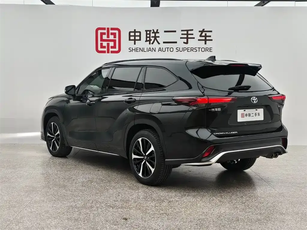 Toyota Crown Kluger 2024 из CN, фото 7